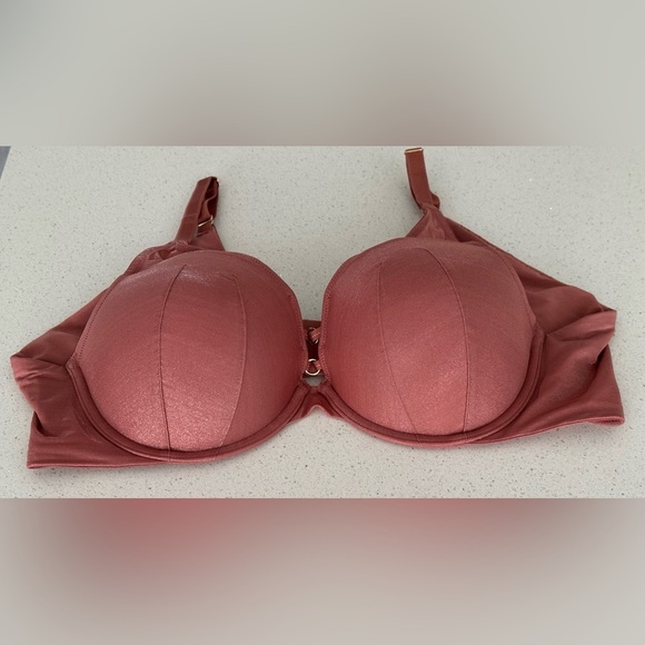 ⭐️Like New⭐️ Torrid: XO Plunge Push-Up Bra- Size 42B - Picture 2 of 14